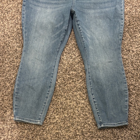Judy Blue Light Wash Relaxed Fit Ankle Jeans Size 20 W - Picture 4 of 10